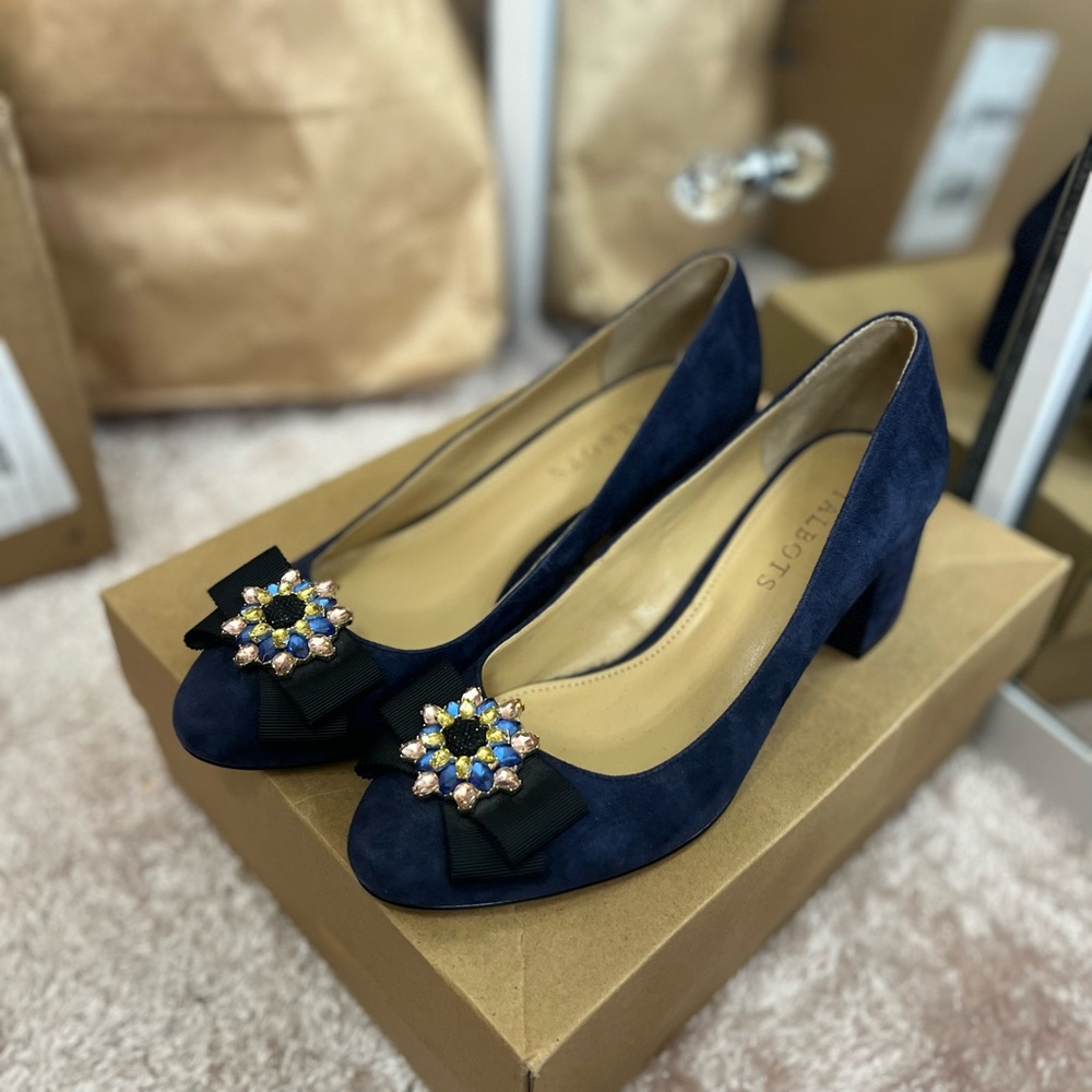 Talbots navy velvet pumps Shoes✨